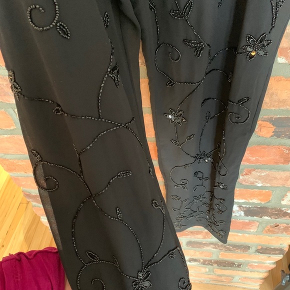 Black pants with fancy pearls - Picture 5 of 16